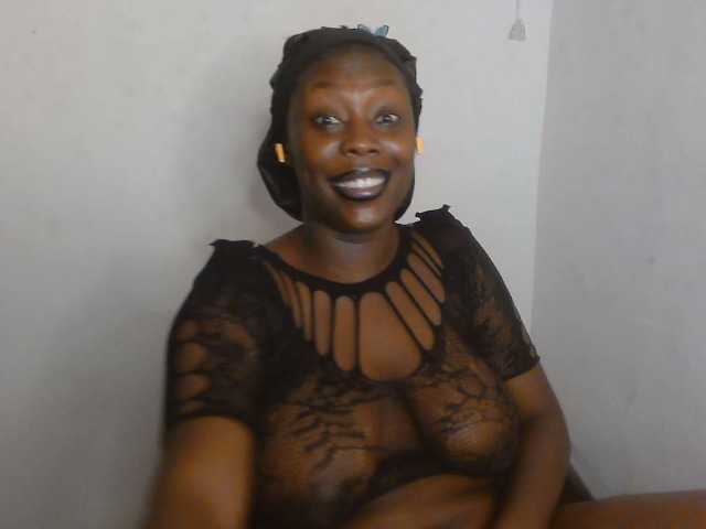 Strip-me-naked live cam preview