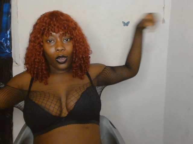 Strip-me-naked live cam on BongaCams