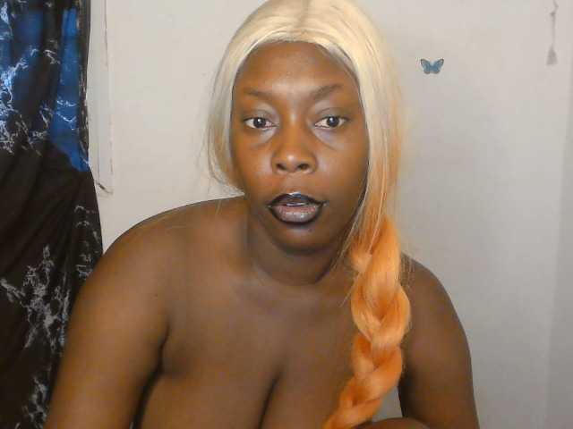 Strip-me-naked live cam on BongaCams