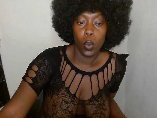 Strip-me-naked live cam on BongaCams