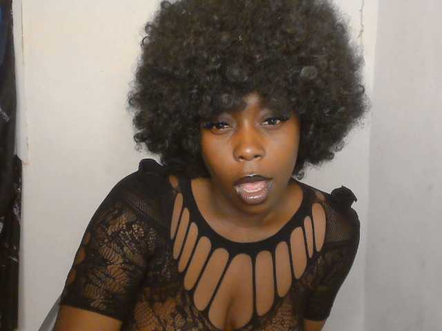 Strip-me-naked live cam on BongaCams