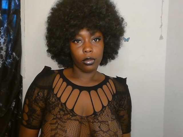 Strip-me-naked live cam on BongaCams