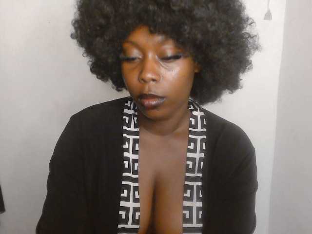 Strip-me-naked live cam on BongaCams