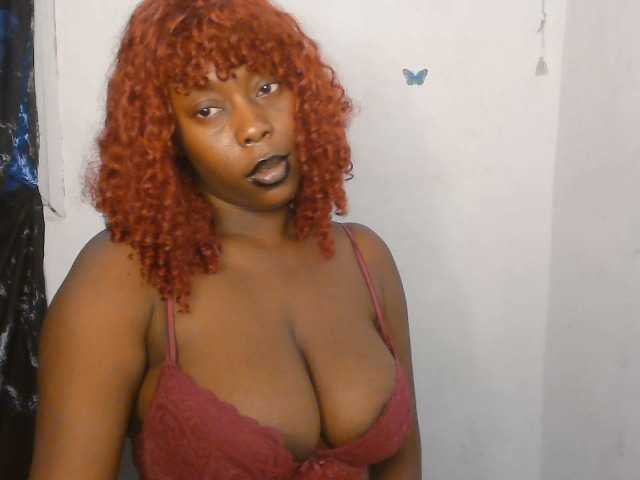 Strip-me-naked live cam on BongaCams