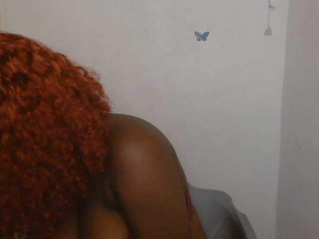 Strip-me-naked live cam preview