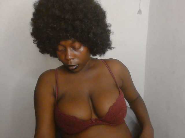 Strip-me-naked live cam on BongaCams
