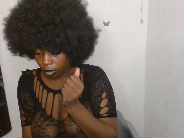 Strip-me-naked live cam on BongaCams