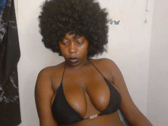 Strip-me-naked live cam on BongaCams