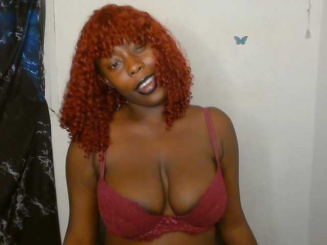Strip-me-naked live cam on BongaCams