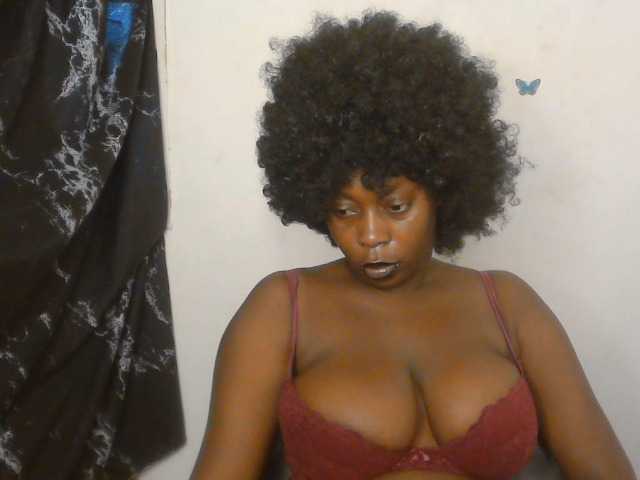 Strip-me-naked live cam on BongaCams