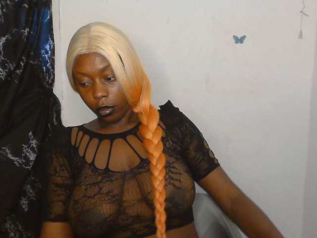 Strip-me-naked live cam on BongaCams