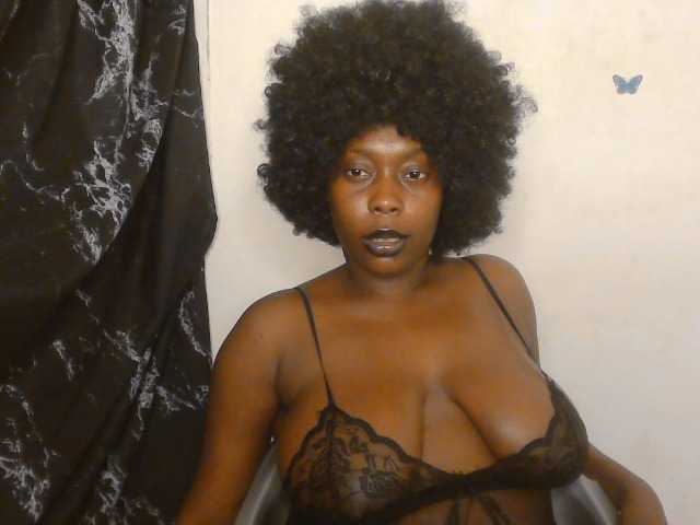 Strip-me-naked live cam on BongaCams