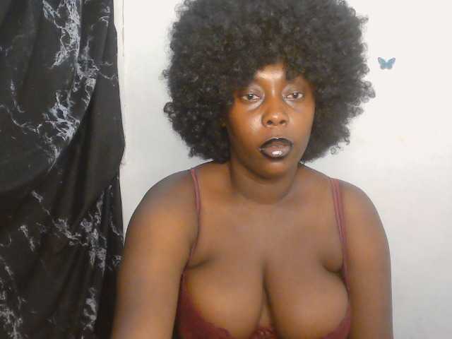 Strip-me-naked live cam on BongaCams