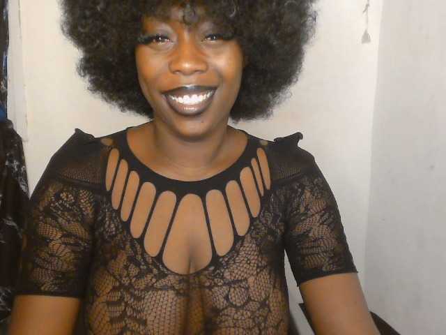 Strip-me-naked live cam on BongaCams