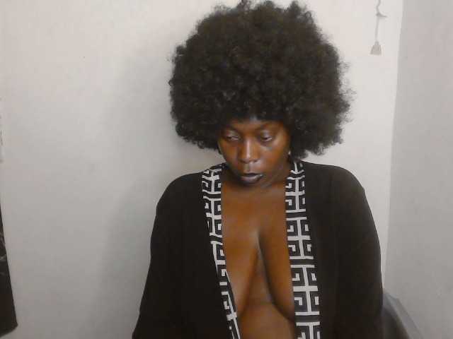 Strip-me-naked live cam on BongaCams