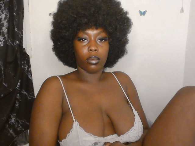 Strip-me-naked live cam on BongaCams