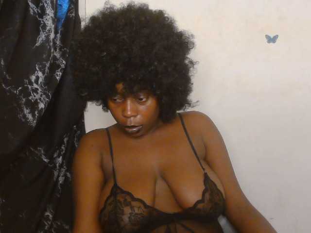 Strip-me-naked live cam preview