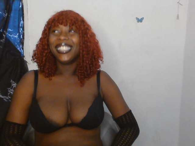 Strip-me-naked live cam on BongaCams