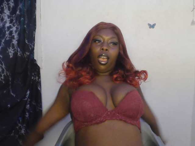 Strip-me-naked live cam on BongaCams