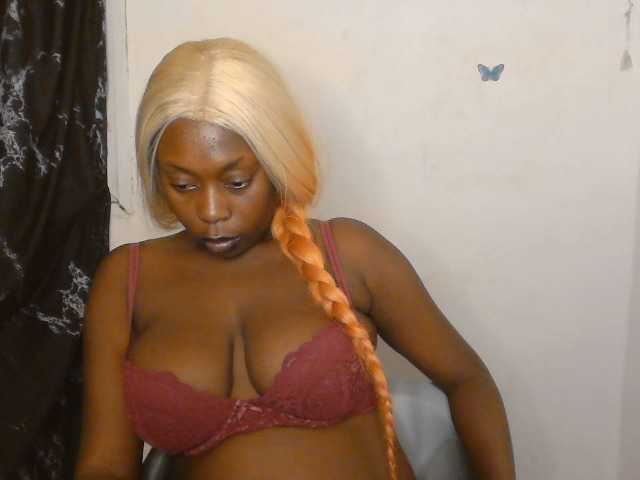 Strip-me-naked live cam on BongaCams