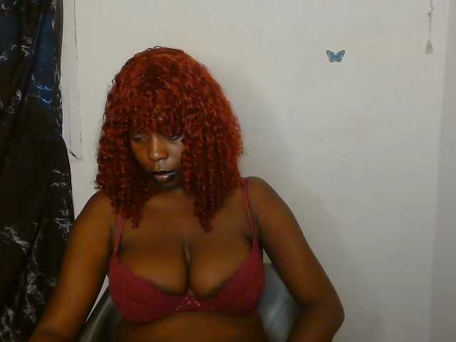 Strip-me-naked live cam on BongaCams