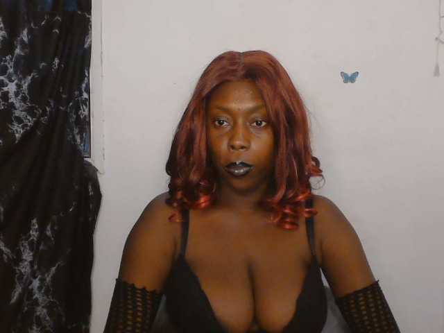 Strip-me-naked live cam on BongaCams