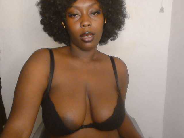 Strip-me-naked live cam on BongaCams