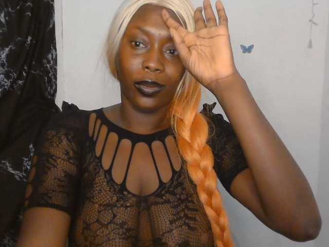 Strip-me-naked live cam on BongaCams