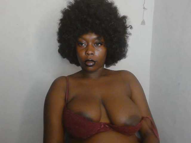 Strip-me-naked live cam on BongaCams