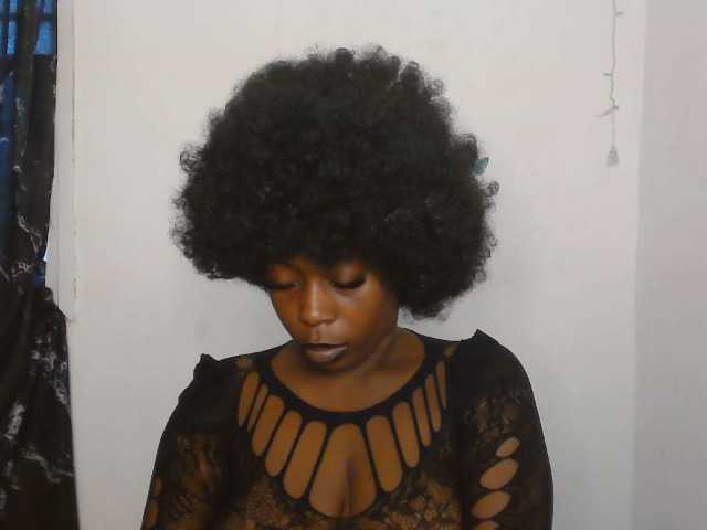 Strip-me-naked live cam on BongaCams