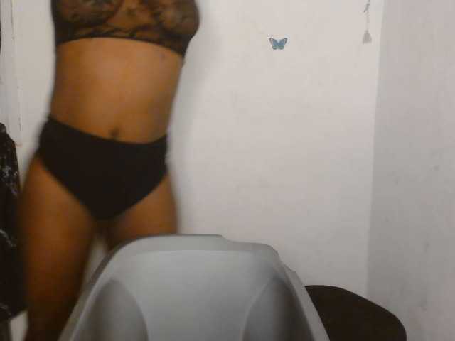 Strip-me-naked live cam on BongaCams