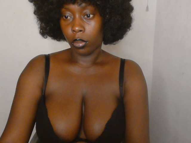 Strip-me-naked live cam on BongaCams