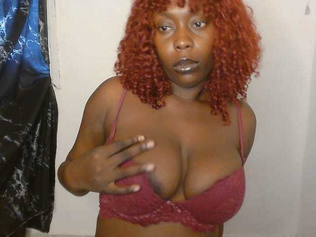 Strip-me-naked live cam on BongaCams
