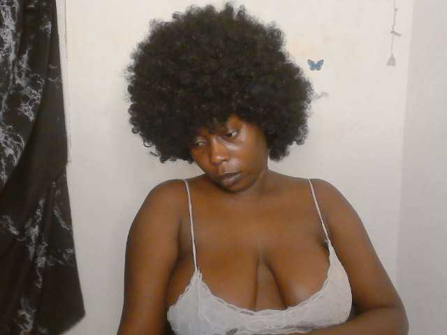 Strip-me-naked live cam on BongaCams