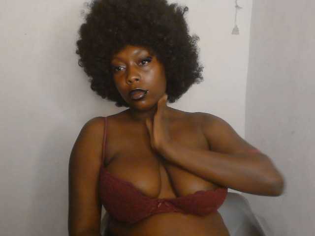 Strip-me-naked live cam on BongaCams