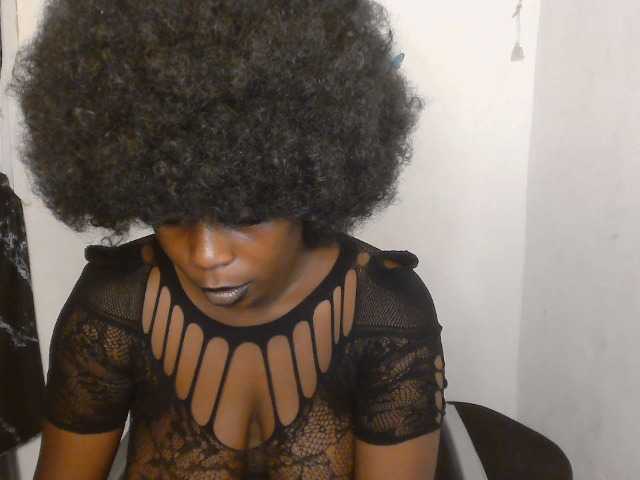 Strip-me-naked live cam on BongaCams