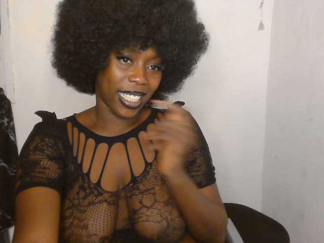 Strip-me-naked live cam on BongaCams