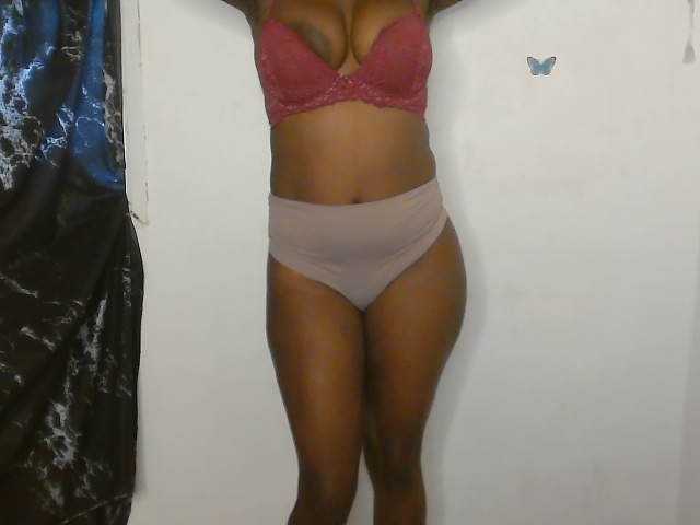 Strip-me-naked live cam on BongaCams