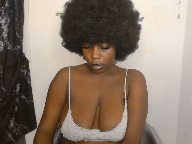 Strip-me-naked live cam on BongaCams
