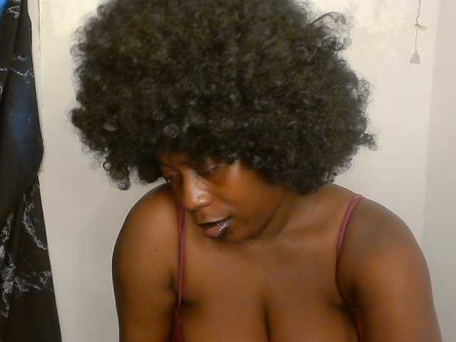 Strip-me-naked live cam on BongaCams