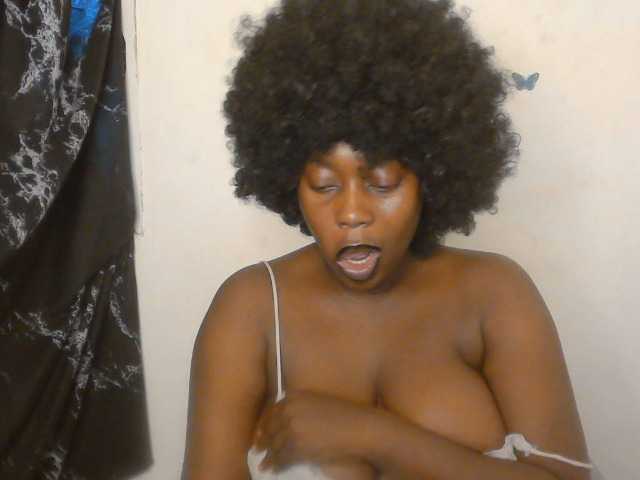 Strip-me-naked live cam on BongaCams