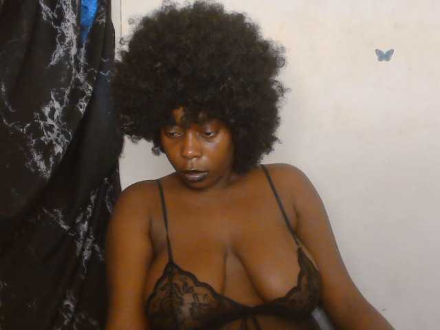 Strip-me-naked live cam on BongaCams