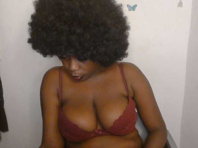 Strip-me-naked live cam on BongaCams