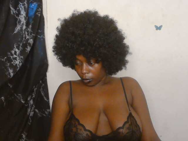 Strip-me-naked, en vivo ahora en BongaCams