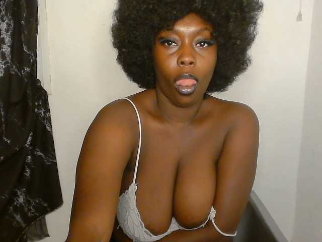 Strip-me-naked live cam on BongaCams