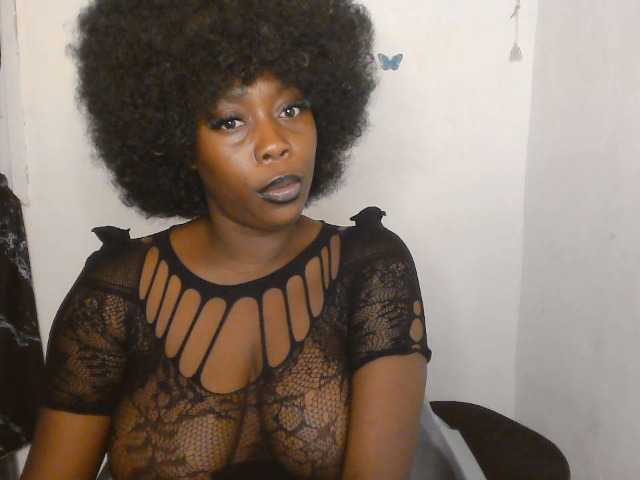 Strip-me-naked live cam on BongaCams