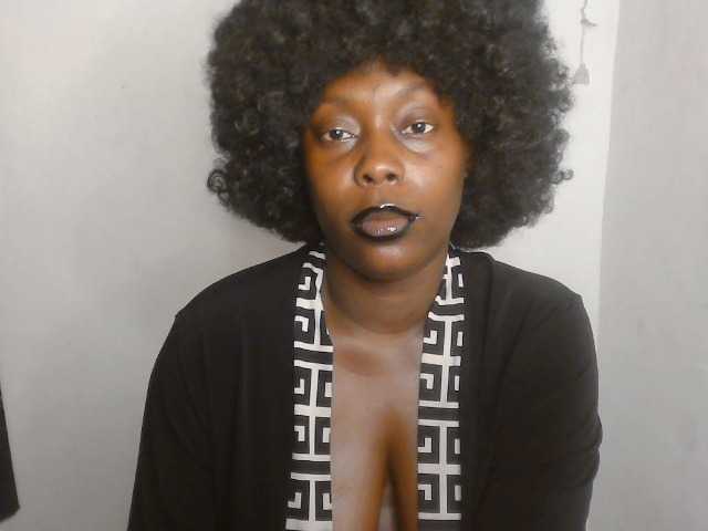 Strip-me-naked live cam on BongaCams