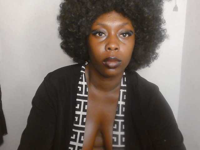 Strip-me-naked live cam on BongaCams
