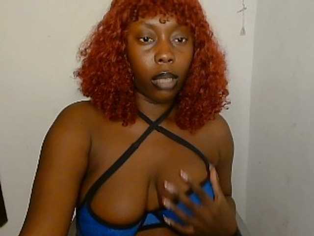 Strip-me-naked live cam on BongaCams