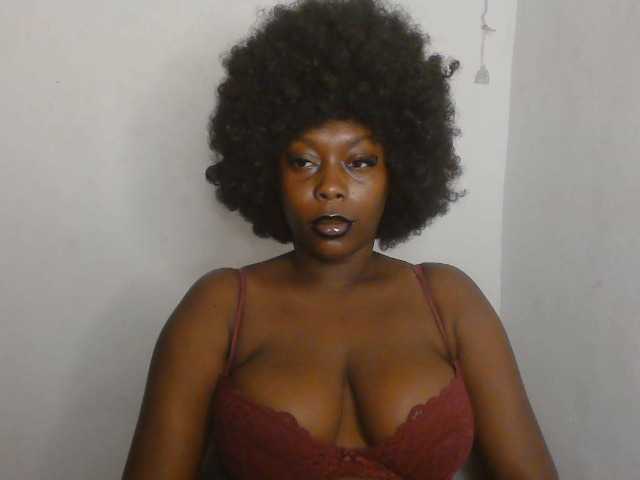 Strip-me-naked live cam on BongaCams